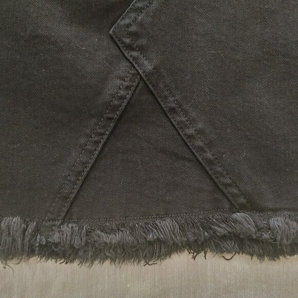 NWT Vince Camuto Highland Jet Black Mini Skirt Fringe Bottom Size 10 - Picture 3 of 7